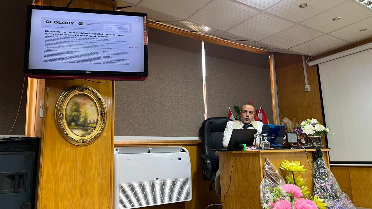 Professor Hesham Sallam’s lecture on the journey of discovering Mansourasaurus at the Faculty of Education, Mansoura University