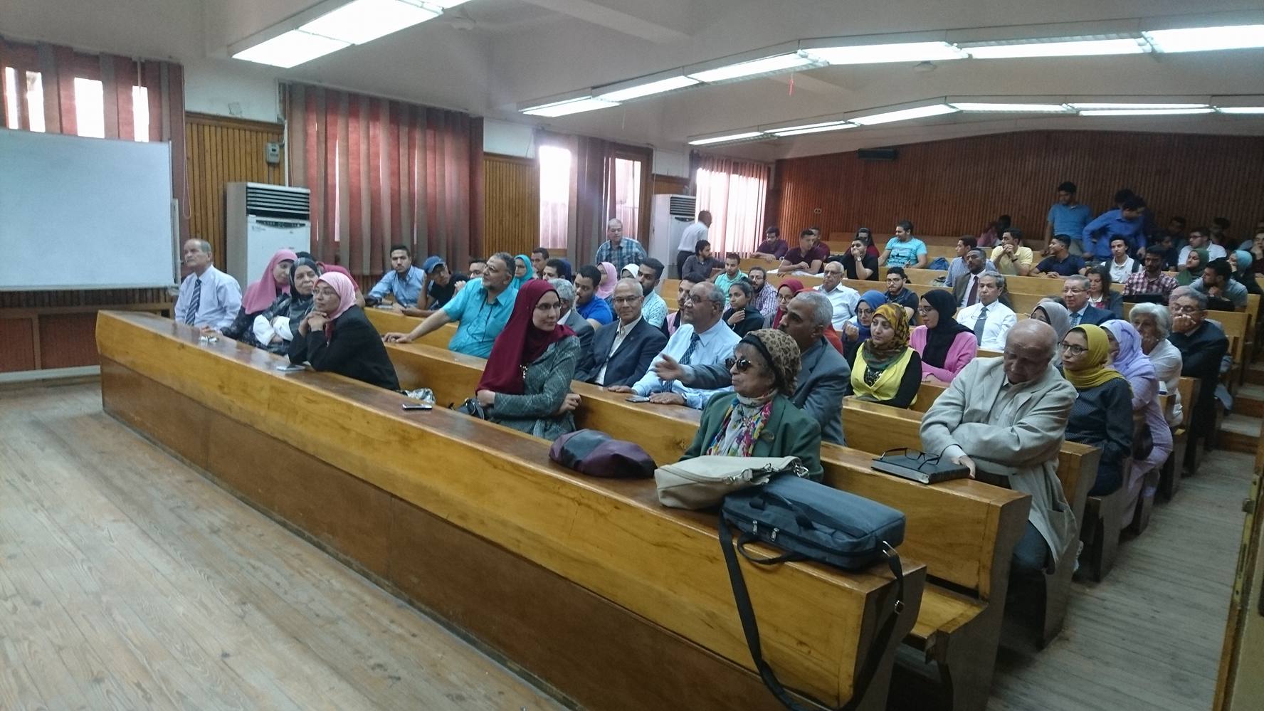 Professor Hesham Sallam talked about the discovery of Mansourasaurus at the Faculty of Science, Cairo University