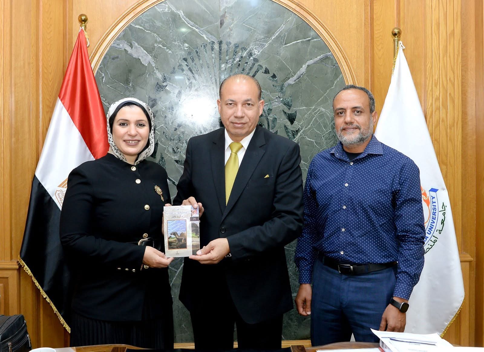 First Arabic-Language Book on Dinosaurs Presented to the President of Mansoura University