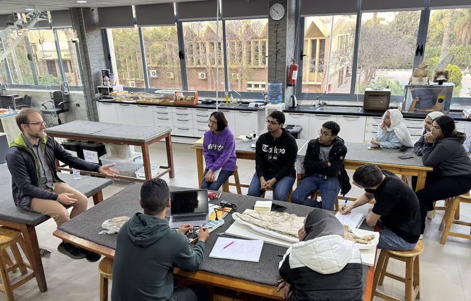 An open discussion by the professor Matt Friedman was held with Sallam Lab trainees.